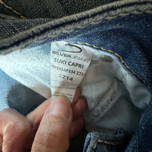 Silver capris - Picture 2 of 6